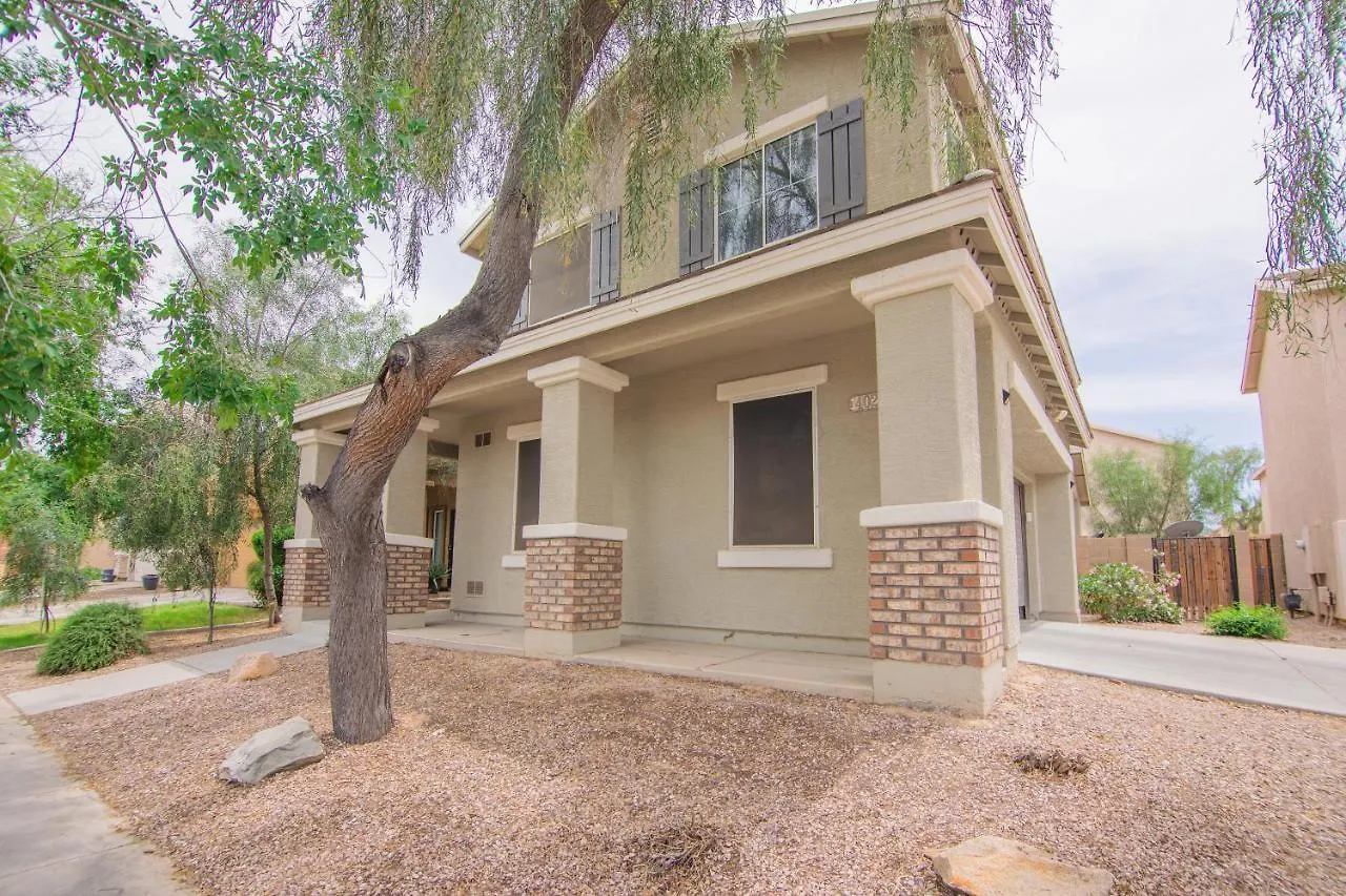 Stylish Home Phoenix - Low Rates Now! Holiday home
