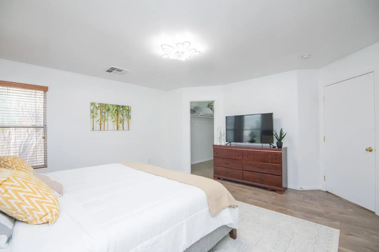 Stylish Home Phoenix - Low Rates Now! 0*,